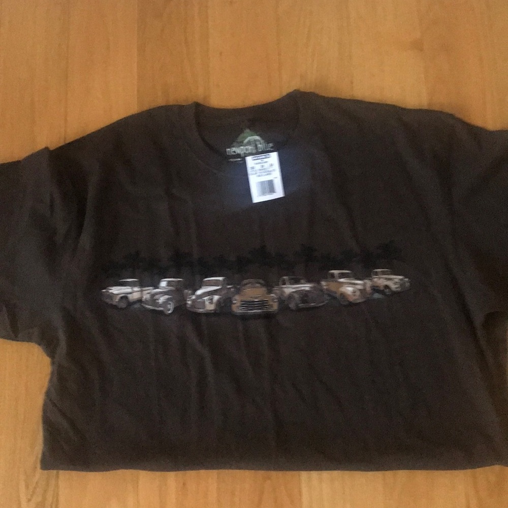 T-SHIRT